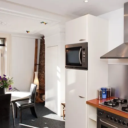 בית הארחה Canal 4*