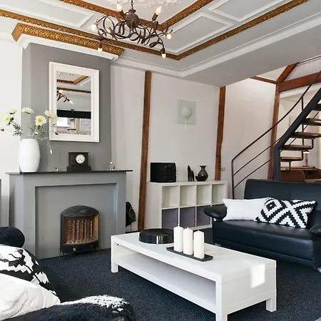 בית הארחה Canal 4*